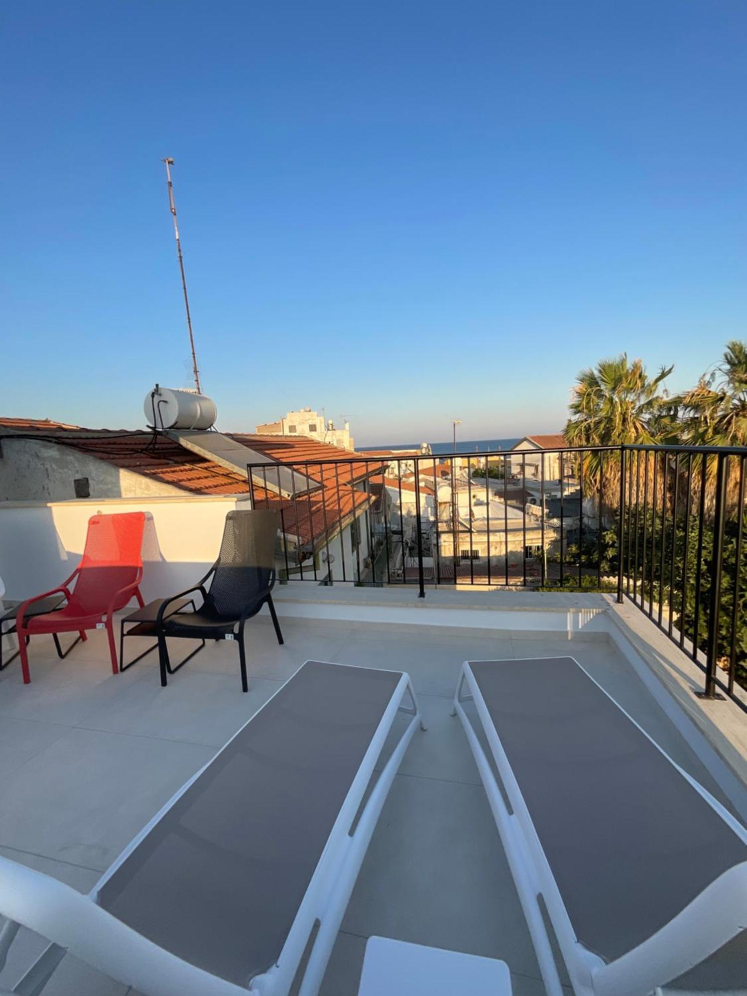 Le Voyageur By The Sea - Furnished Rooms Larnaka Exterior foto