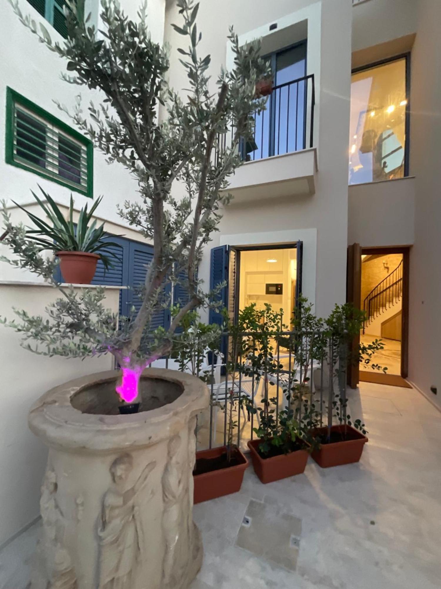 Le Voyageur By The Sea - Furnished Rooms Larnaka Exterior foto