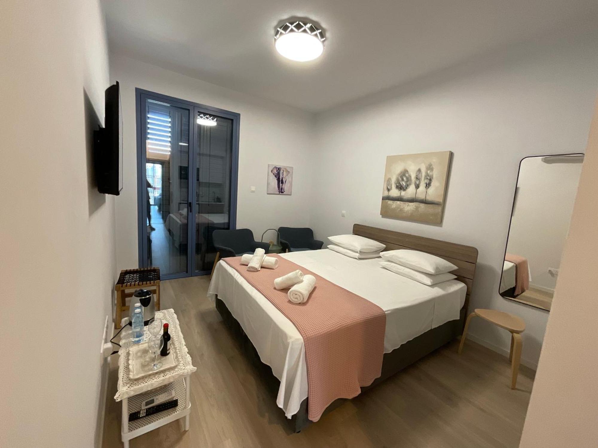 Le Voyageur By The Sea - Furnished Rooms Larnaka Exterior foto